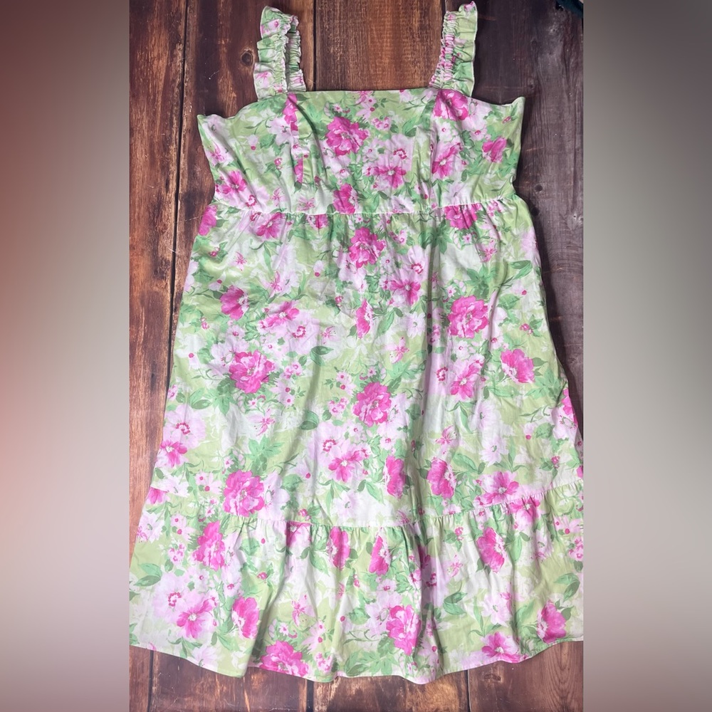 Torrid Mini Poppin tiered ruffle strap Dress. Floral green. 4x - Picture 2 of 4